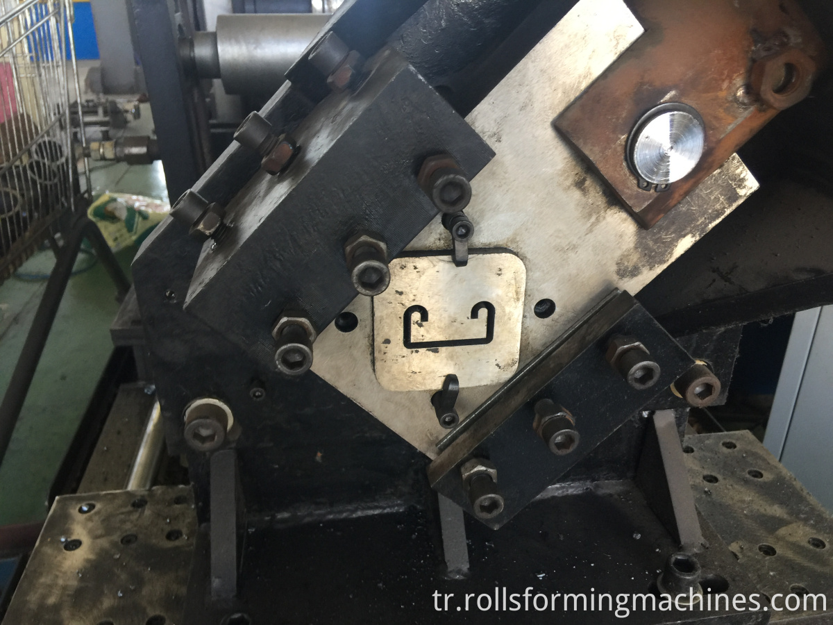 güneş kanalı kanalı şekillendirme makinesi Slotted Strut Channel Roll Forming Machine